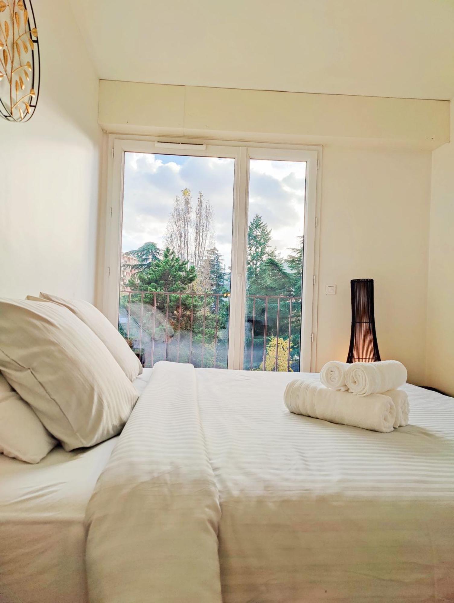 Apartamento Metro A 2 Minutes Paris Centre Le Marais Romainville Exterior foto